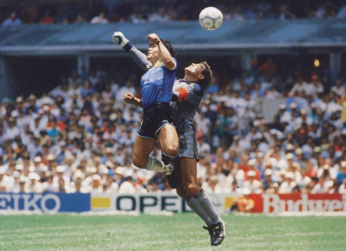 Maradona face à Shilton en 1986 : l’image forte d’Argentine - Angleterre.