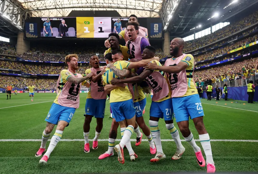 Martinelli celebra el gol de la remontada de Brasil ante Japón en el Mundial 2026.