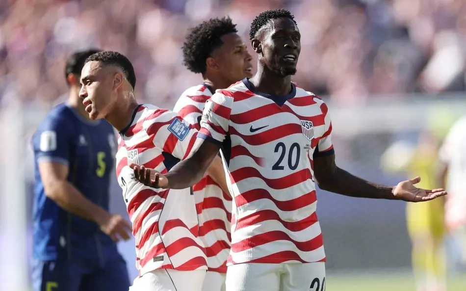 Balogun celebra un gol de Estados Unidos ante Bosnia en el Mundial 2026.