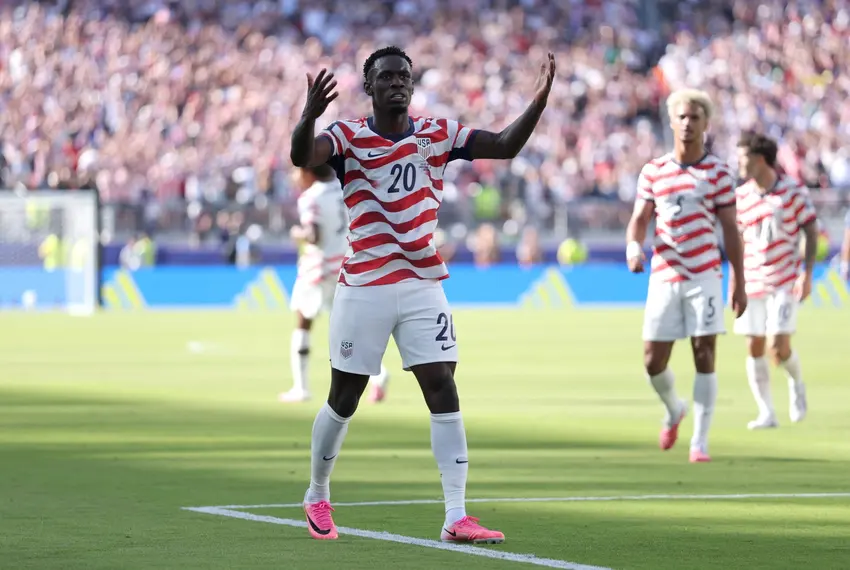 Balogun celebra un gol de Estados Unidos ante Bosnia en el Mundial 2026.