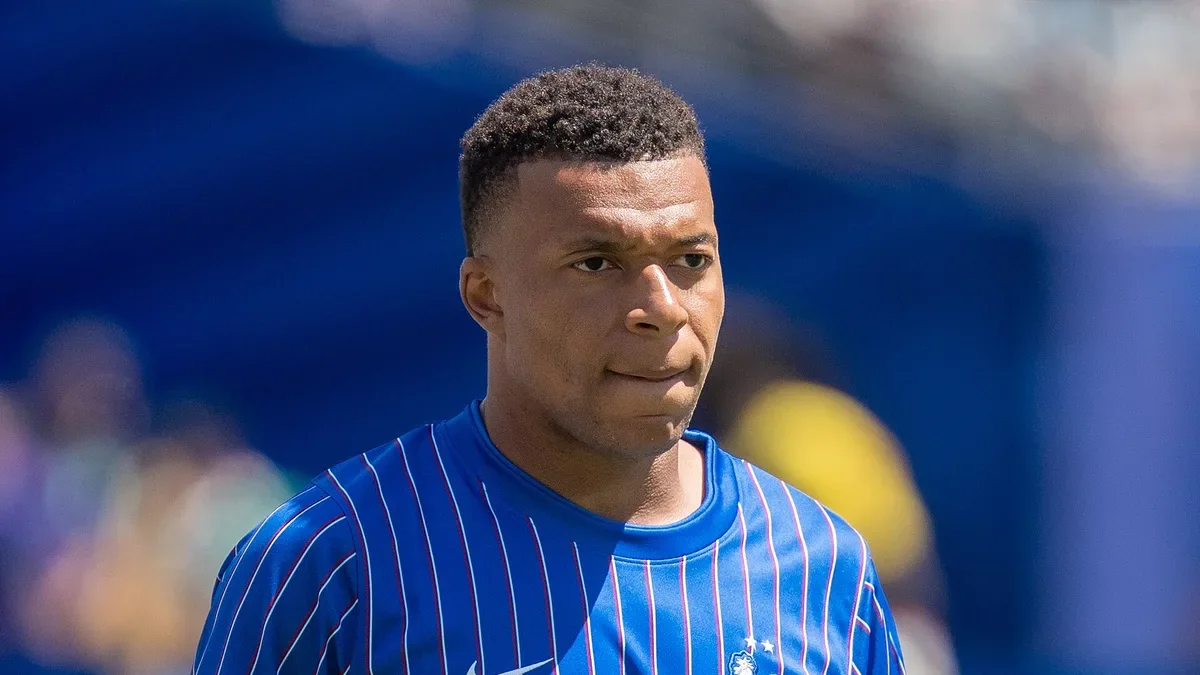 Mbappé leads France into a third consecutive World Cup semifinal.
