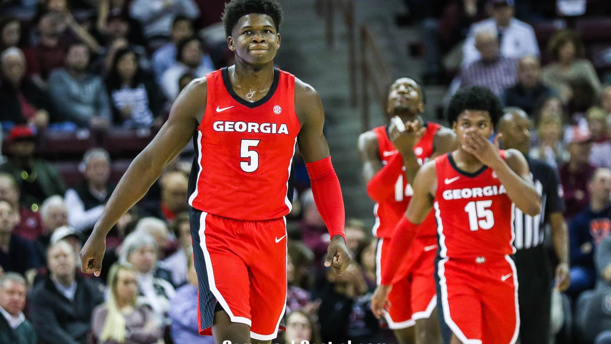 Anthony Edwards wearing Georgia’s red number 5 uniform during a college basketball game