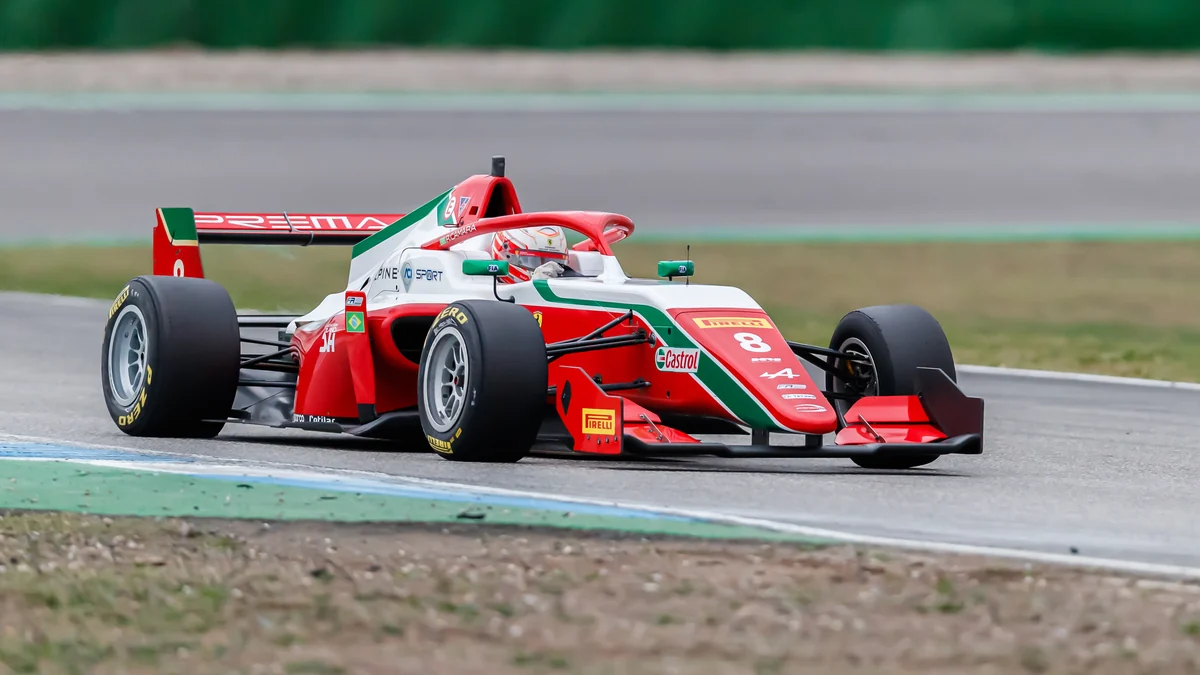 Rafael Câmara’s car rounds the track with number 8 visible