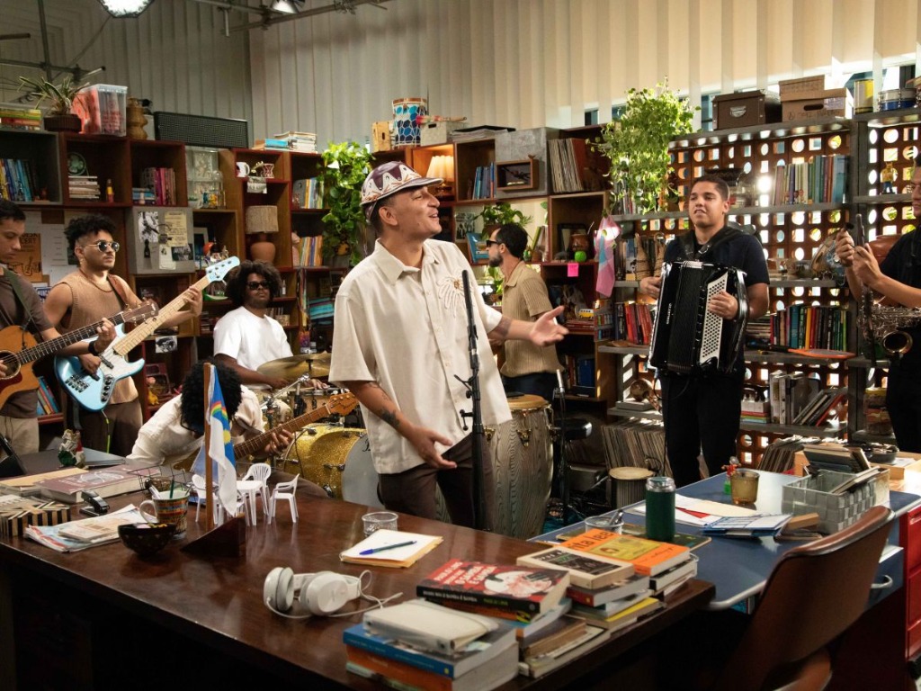 Por que o Tiny Desk virou um dos formatos musicais mais respeitados do mundo?